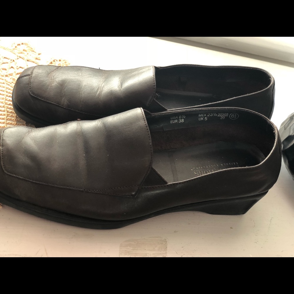 Predictions, Leather Collection - Picture 4 of 6